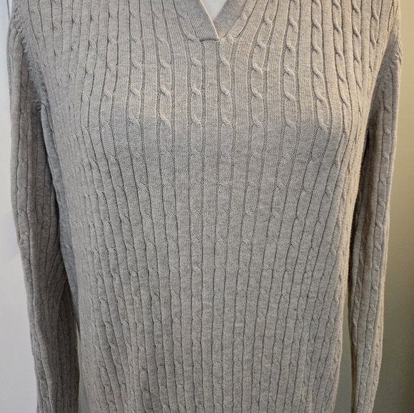 Kim Rogers Women's Size Medium Classic Cable Knit Sweater in Beige Collar V-Neck - Picture 11 of 15
